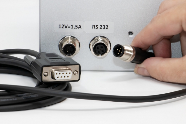 Daten-Schnittstelle RS 232 zur seriellen Datenübertragung der Messdaten der Waage an Drucker, PC uvm.